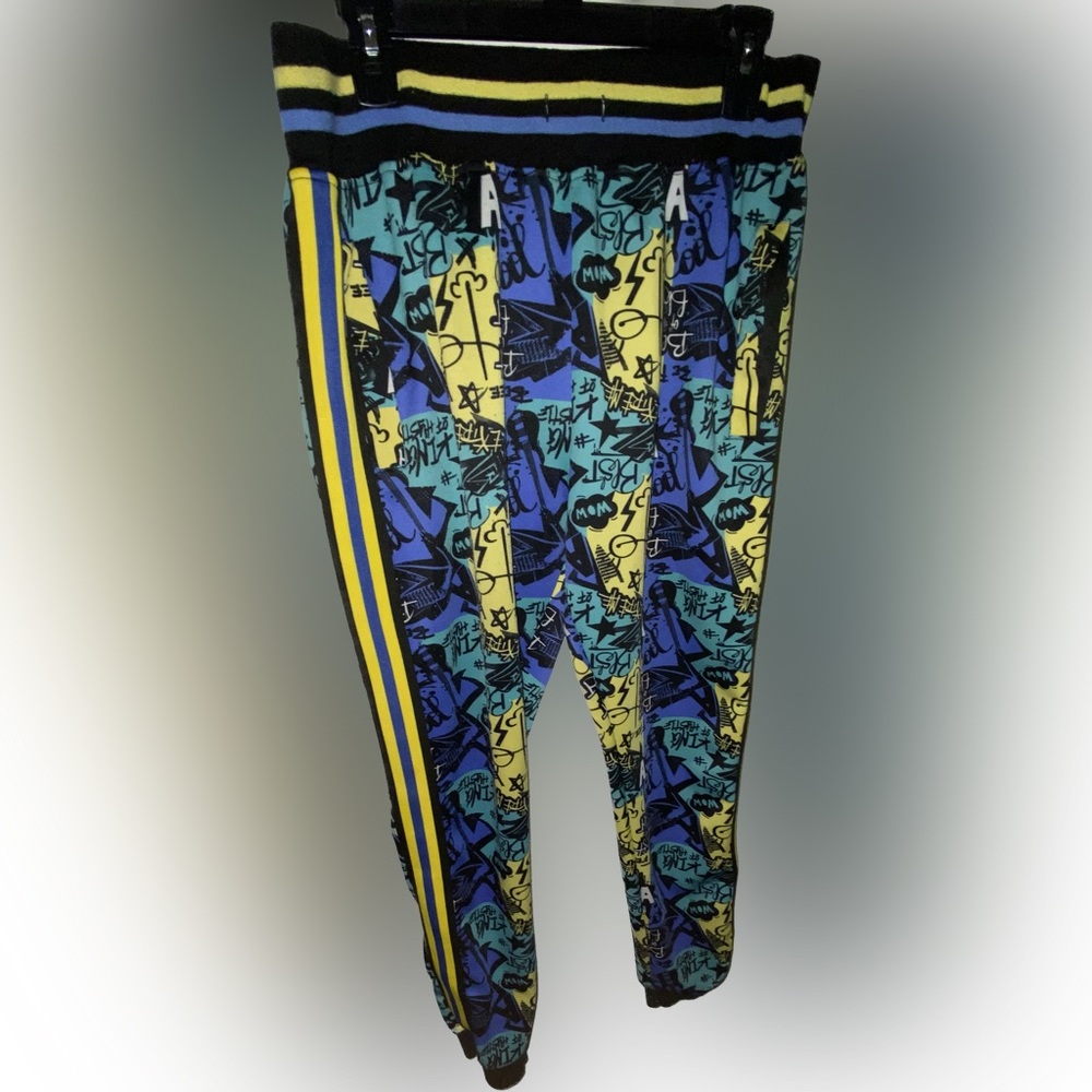 Blue yellow and purple disco street art design